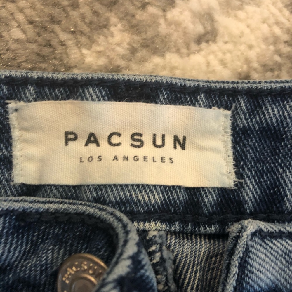 PacSun High Rise Jean Short - Picture 2 of 3
